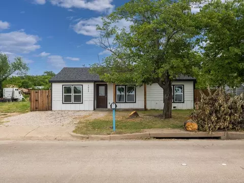 5913 Wichita St, Forest Hill, TX 76119