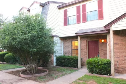 618 W Collins St, Denton, TX 76201