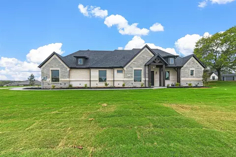 Exterior - 155 Briar Patch Rd, Azle, TX 76020 photo 2 of 8