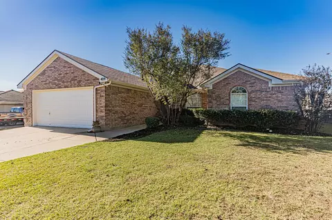409 Willow Creek Dr, Weatherford, TX 76085
