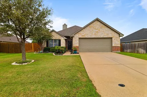 240 Glenview Dr, Aubrey, TX 76227