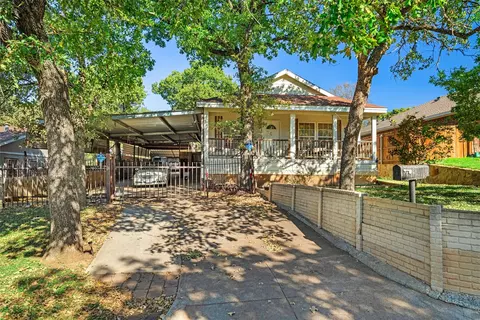5517 Patton Dr, Fort Worth, TX 76112