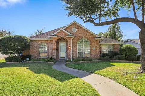8630 Graywood Dr, Dallas, TX 75243