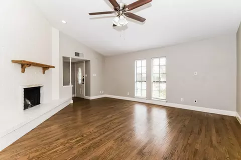 Living - 1505 Ector Cir, Mesquite, TX 75150 photo 4 of 5