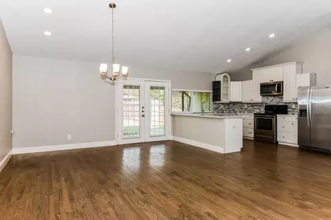 Living - 1505 Ector Cir, Mesquite, TX 75150 photo 2 of 5