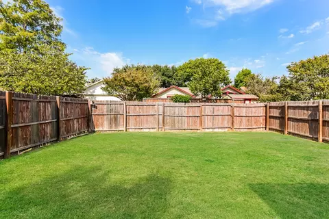 Exterior - 1505 Ector Cir, Mesquite, TX 75150 photo 3 of 3