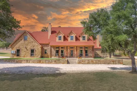 312 Oak Creek Ct, Springtown, TX 76082