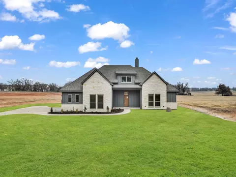 124 Prairie Winds Dr, Poolville, TX 76487