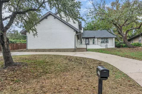 7637 Skylake Dr, Fort Worth, TX 76179