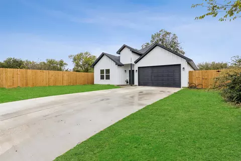1205 E Butler St, Fort Worth, TX 76115