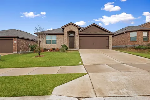 625 Mud Lake Trl, Fort Worth, TX 76120