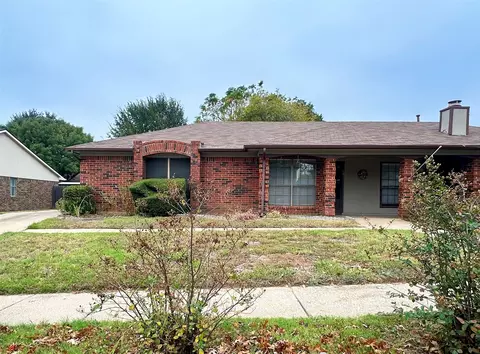 102 Hickory Springs Dr, Euless, TX 76039
