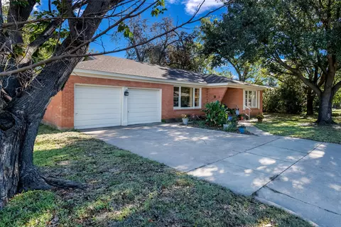 601 S Llano St, Whitney, TX 76692