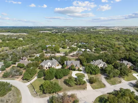 105 Stonehurst Ct, Aledo, TX 76008
