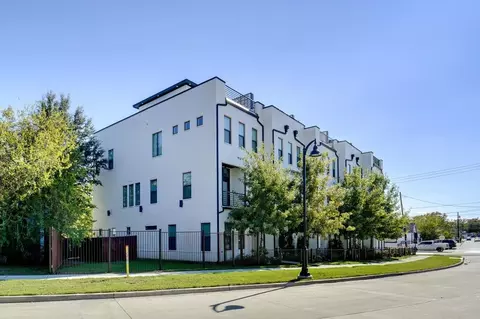 98 Kaufman St, Waxahachie, TX 75165