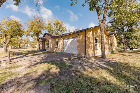Exterior - 206 N Ave D, Haskell, TX 79521 photo 2 of 5