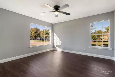 Living - 206 N Ave D, Haskell, TX 79521 photo 5 of 8