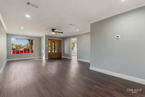 Living - 206 N Ave D, Haskell, TX 79521 photo 3 of 8