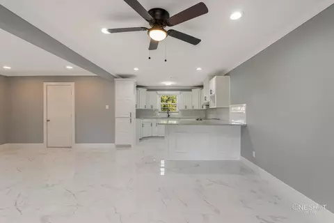 Entry Way - 206 N Ave D, Haskell, TX 79521 photo 1 of 2