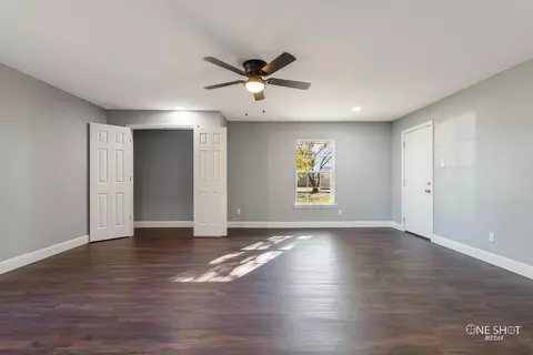 Living - 206 N Ave D, Haskell, TX 79521 photo 6 of 8