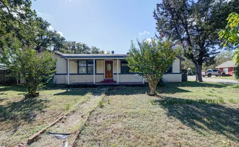 402 Cates St, Bridgeport, TX 76426