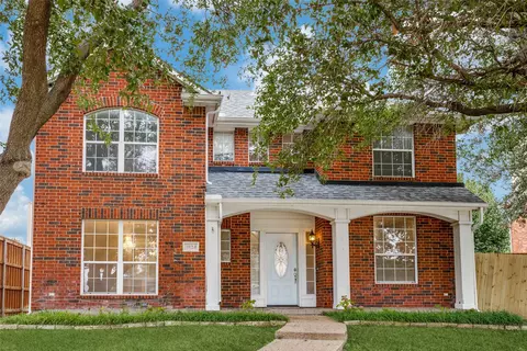 3824 Red Oak Trl, The Colony, TX 75056