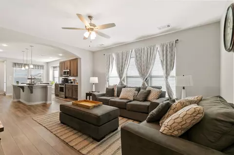1012 Shire Dr, Aubrey, TX 76227
