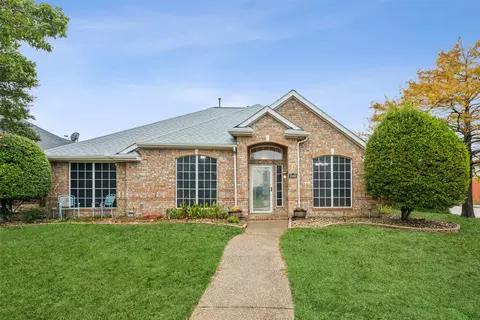 1049 Hampshire Ln, Cedar Hill, TX 75104