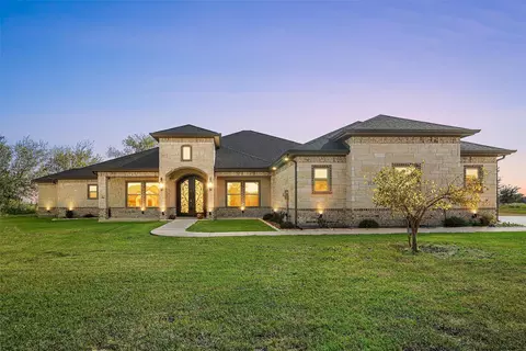 1055 Encino Ct, Wills Point, TX 75169