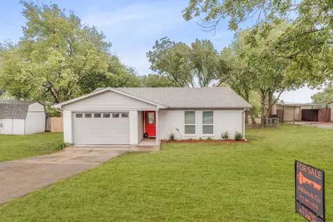 313 Clearwood Dr, Fort Worth, TX 76108