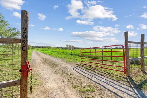2100 Erwin Rd, Jacksboro, TX 76458