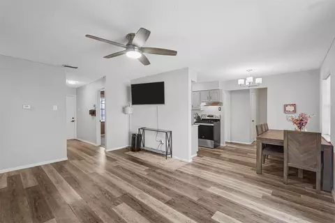 Entry Way - 609 Springtime Dr, Cedar Hill, TX 75104 photo 1 of 1