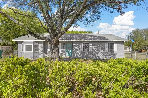 609 Springtime Dr, Cedar Hill, TX 75104