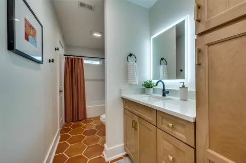 Bath - 802 E Spring Valley Rd, Richardson, TX 75081 photo 3 of 3