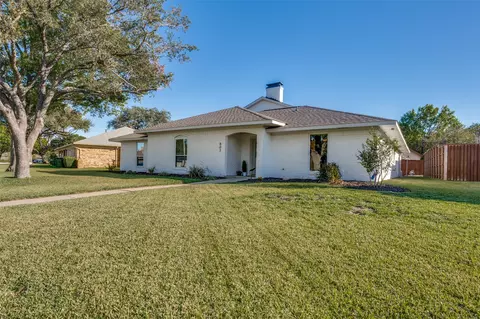 Exterior - 802 E Spring Valley Rd, Richardson, TX 75081 photo 2 of 3