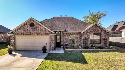 714 Ridgeway Blvd, Weatherford, TX 76086