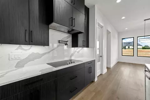 Kitchen - 171 Briar Patch Rd, Azle, TX 76020 photo 4 of 5