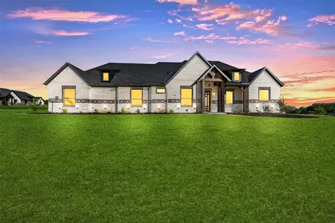 171 Briar Patch Rd, Azle, TX 76020