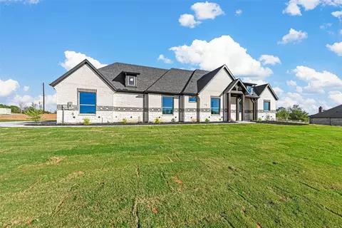 Exterior - 171 Briar Patch Rd, Azle, TX 76020 photo 3 of 6