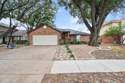 2821 Garden Grove Rd, Grand Prairie, TX 75052
