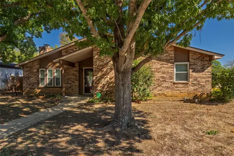 1721 Downey Dr, Fort Worth, TX 76112