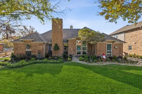 9347 Highedge Cir, Dallas, TX 75238