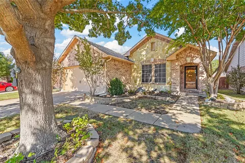 493 Eisenhower Ln, Lavon, TX 75166