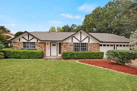 2208 Shady Meadow Ct, Arlington, TX 76013