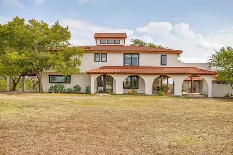 400 Llano Ct, Weatherford, TX 76087