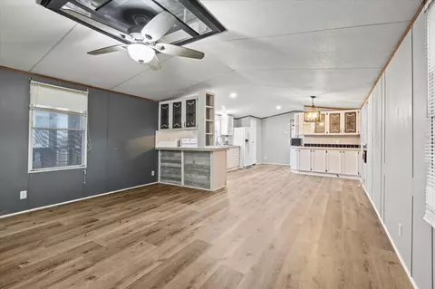61 Lakeridge St, Lake Dallas, TX 75065