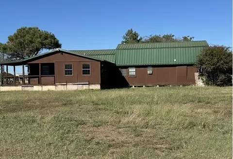 8100 Raintree Ct, Alvarado, TX 76009