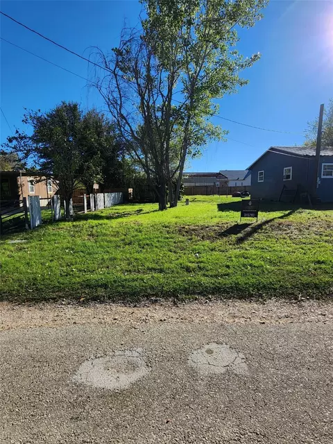 302 Cobb St, Bridgeport, TX 76426