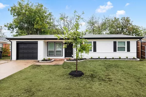 1815 E Lovers Ln, Arlington, TX 76010