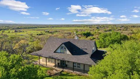 1480 N Lake Dr, Weatherford, TX 76085